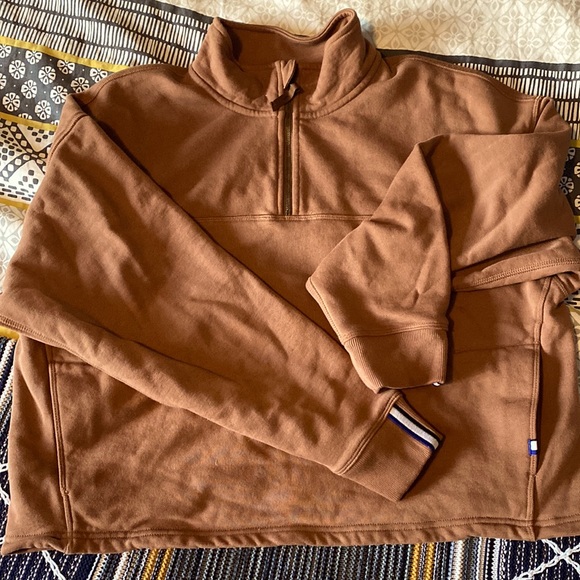 Brown, zip up crew neck. Crop style, with boyfriend sizing. Very comfy! - Picture 1 of 1